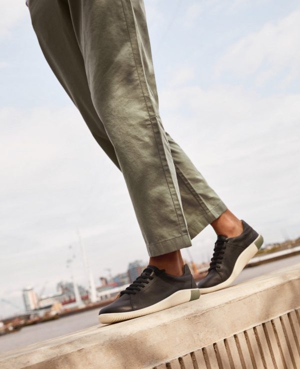 Women's KNX Leather Sneaker | Black/Star White