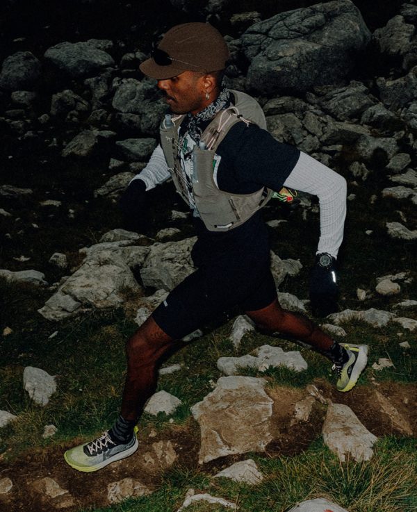Men's Seek Trail Running Shoe | Abbey Stone/Gold